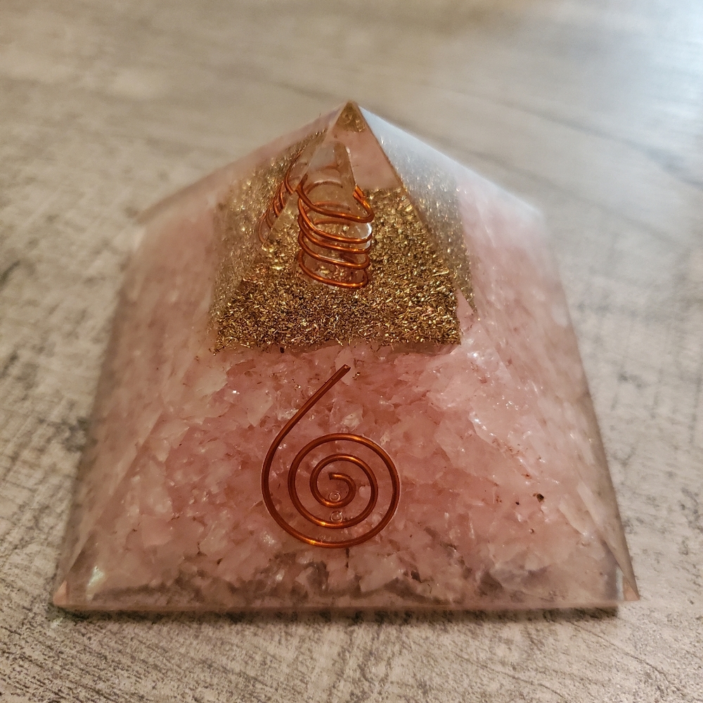 Rose quartz orgone generator